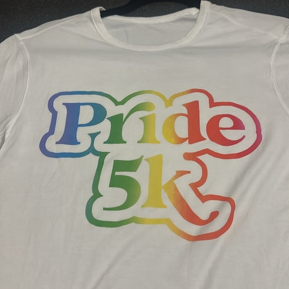 Lululmeon White Pride 5k T-Shirt size medium - Picture 2 of 6